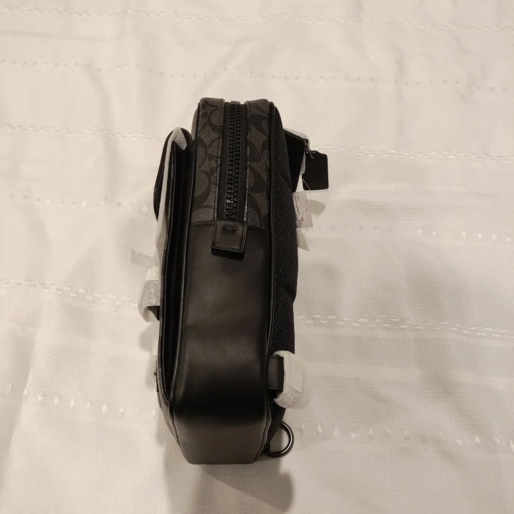 Coach Track Pack in Signature Canvas - Picture 5 of 6